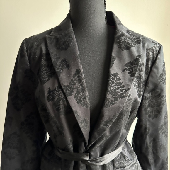 **APOSTROPHE* Plus Black Luxury Is A State Of Mind Tie-Waist Blazer Size 14 - Picture 2 of 7